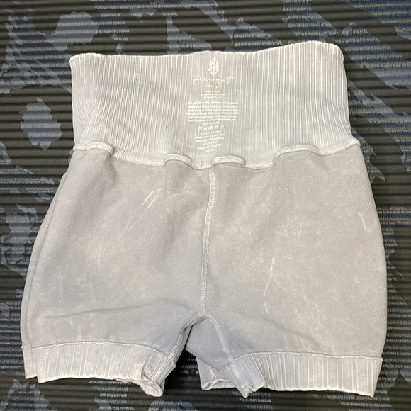 NWOT Free People Movement Good Karma Running Shorts - Ice Grey - Size XS/S - Picture 13 of 15